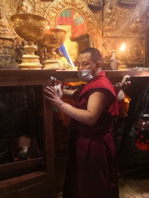 西藏之旅體驗生命的新生,冠琳帶美好祝愿 西藏之旅體驗生命的新生,冠琳帶美好祝愿