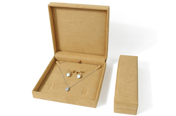 1645153021927043.jpg Pendant box.jpg