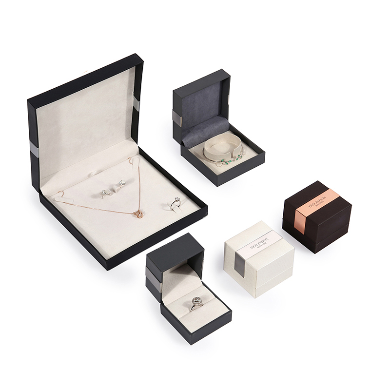 1715671206414711.jpg clamshell jewelry box.jpg
