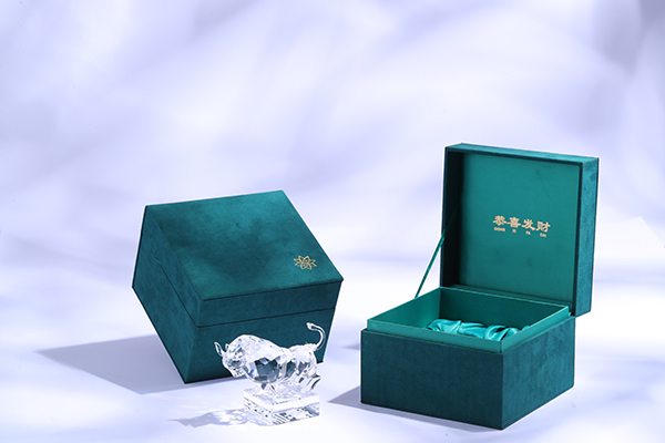 1715827658146916.jpg 高檔香水盒.JPG