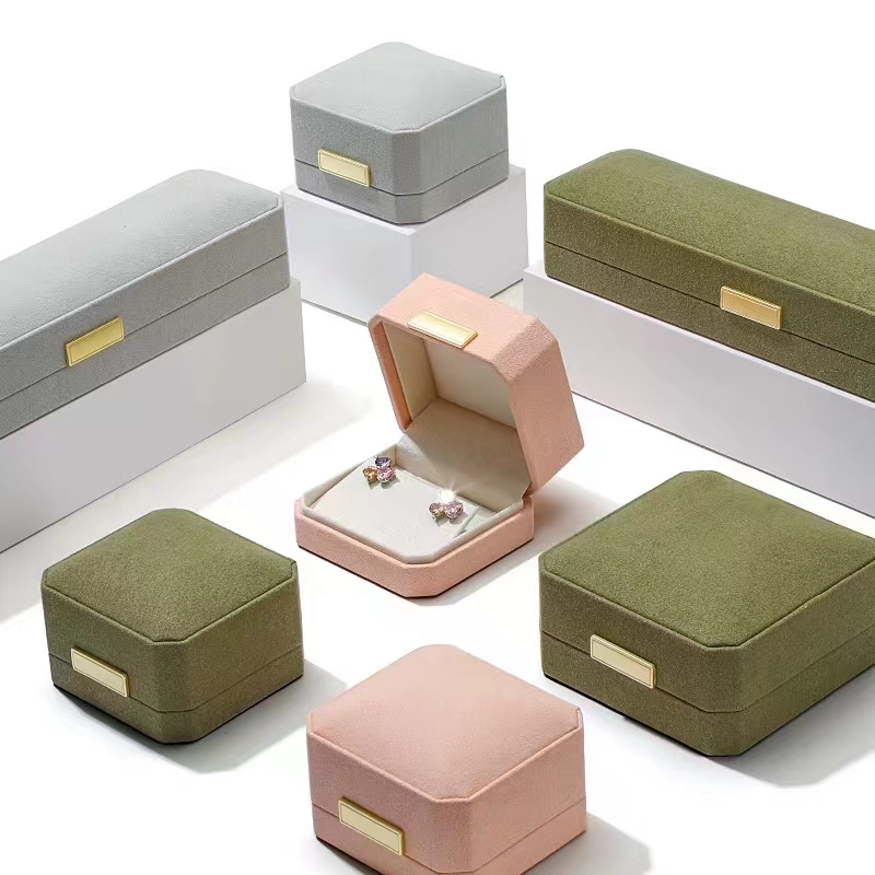 1721703441209310.jpg personalized jewelry box.jpg