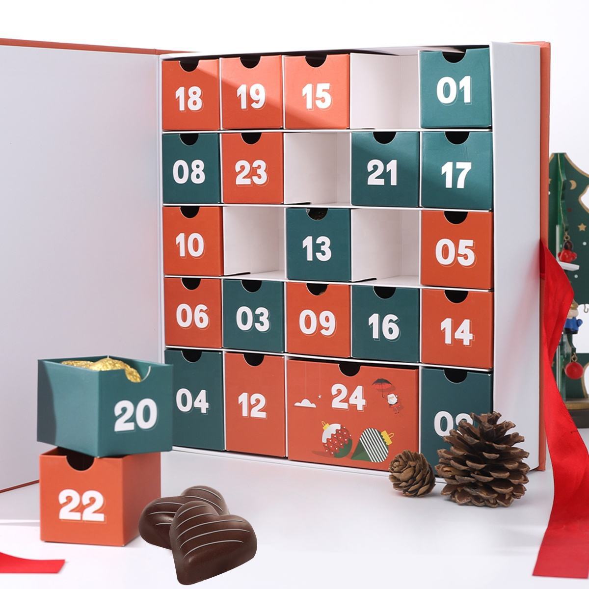1724728240385091.jpg Beauty Advent Calendar box.jpg