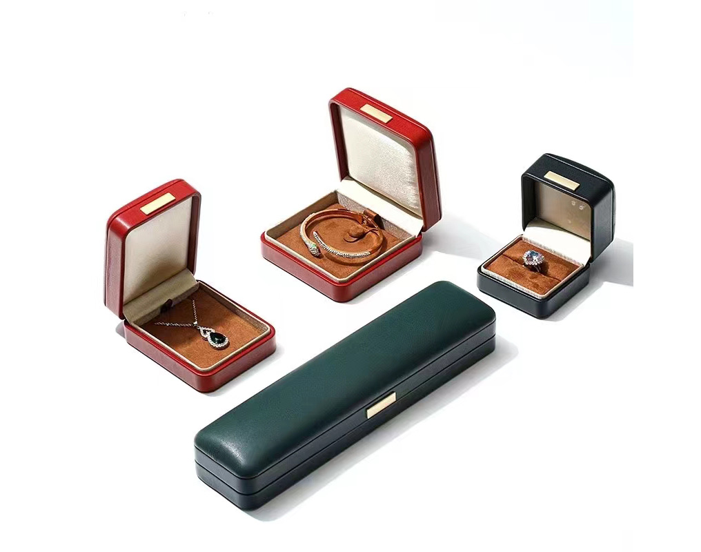1753689285844792.jpg custom jewelry box.jpg